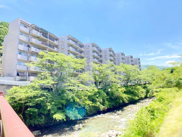 サンロイヤル池田バードヒルズ 1号館 外観