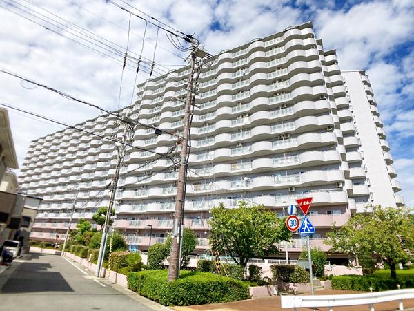 シャンテ川西 5号棟 外観 シャンテ川西 5号棟 外観