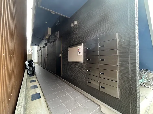 阪神本線「大物」駅 徒歩10分。表面利回り約6.5％の一棟収益アパートです。お気軽にお問い合わせくださいませ。