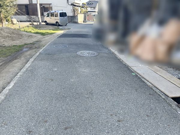 宝塚市中筋8丁目【古家有土地】 前面道路含む外観 宝塚市中筋8丁目【古家有土地】 前面道路含む外観