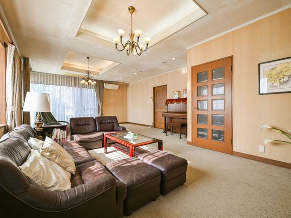 宝塚市売布きよしガ丘【戸建】 リビング