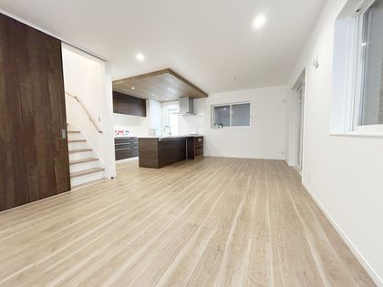 宝塚市清荒神四丁目【新築戸建】 リビング