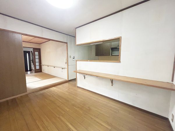 宝塚市売布2丁目【戸建】 リビング