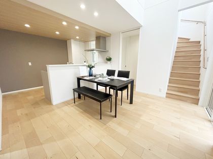 宝塚市山本西3丁目【戸建】 リビング