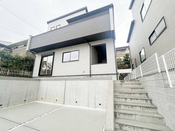 宝塚市中山五月台1丁目【新築戸建】2号棟 外観
