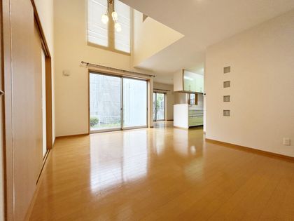 西宮市名塩さくら台3丁目【戸建】 リビング