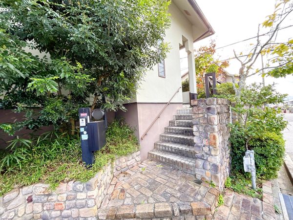 西宮市北六甲台2丁目【戸建】 玄関 玄関