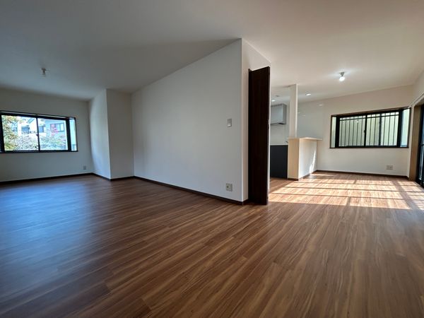 宝塚市川面5丁目【戸建】 リビング