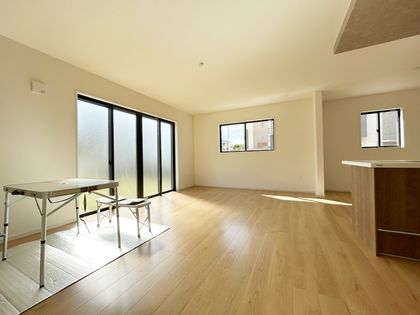 宝塚市山本西2丁目【新築戸建】2号棟 リビング