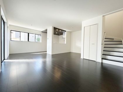 宝塚市山本西2丁目【新築戸建】3号棟 リビング