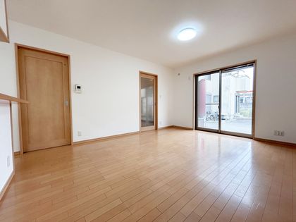 宝塚市中筋7丁目【戸建】 リビング