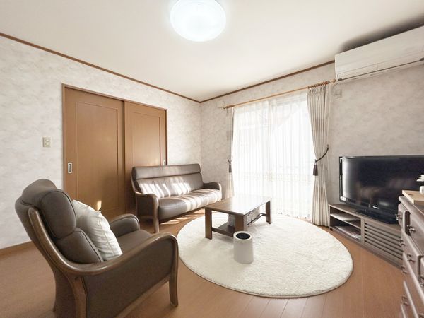 宝塚市安倉中3丁目【戸建】 リビング