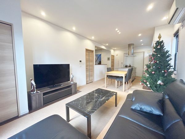 宝塚市泉町【戸建】 リビング リビング