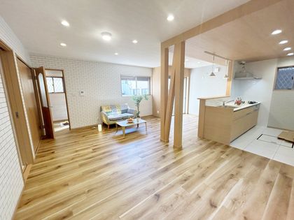 宝塚市宝梅3丁目【戸建】 リビング