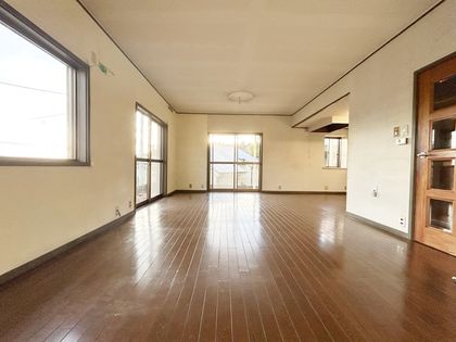 宝塚市売布4丁目【戸建】 リビング