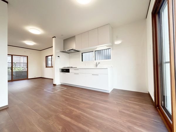 宝塚市売布3丁目【戸建】 リビング