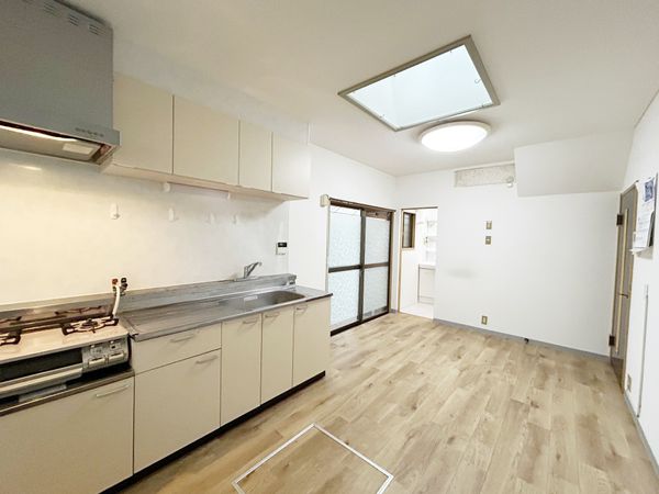 宝塚市御殿山4丁目【戸建】 リビング