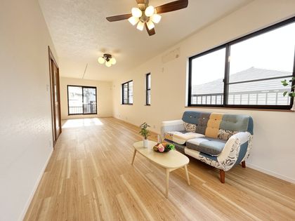 宝塚市野上5丁目【戸建】 リビング