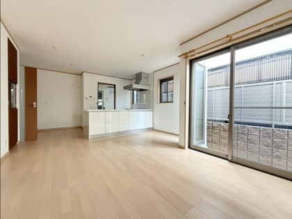 宝塚市今里町【戸建】 リビング