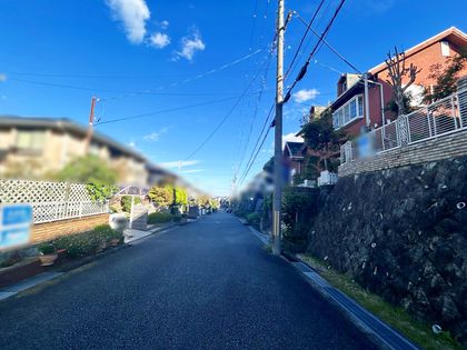西宮市名塩南台2丁目【戸建】 前面道路含む外観 前面道路含む外観