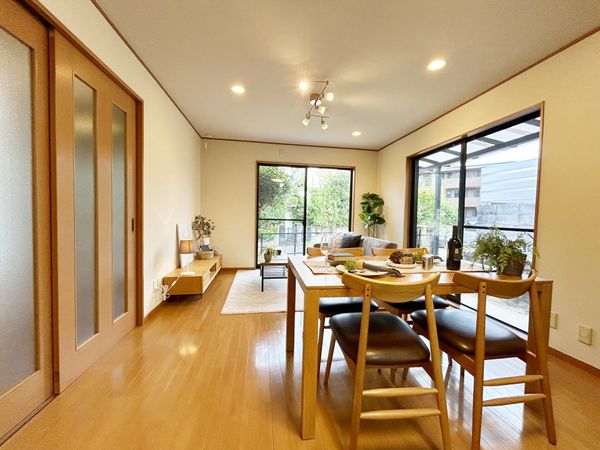 宝塚市南口1丁目【戸建】 リビング