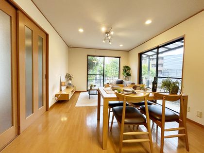 宝塚市南口1丁目【戸建】 リビング