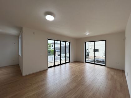 宝塚市中山五月台2期【新築戸建】 リビング