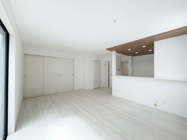 宝塚市安倉南4丁目1号棟【新築戸建】 リビング