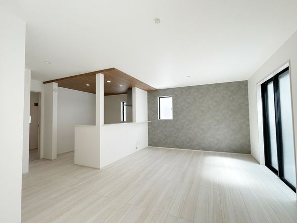 宝塚市安倉南4丁目1号棟【新築戸建】 リビング