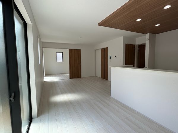 宝塚市安倉南4丁目3号棟【新築戸建】 リビング