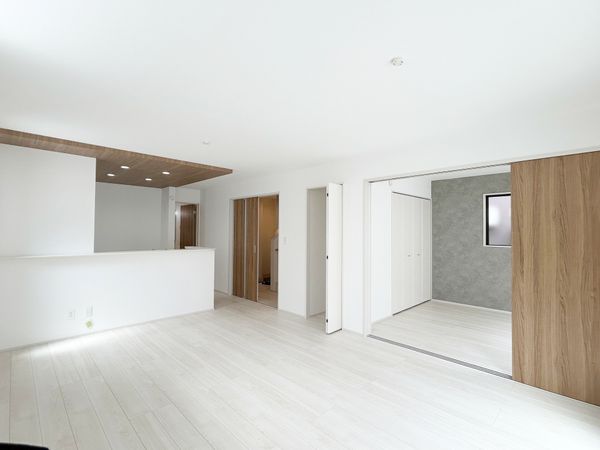 宝塚市安倉南4丁目4号棟【新築戸建】 リビング