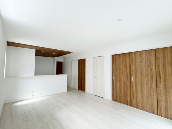 宝塚市安倉南4丁目4号棟【新築戸建】 リビング