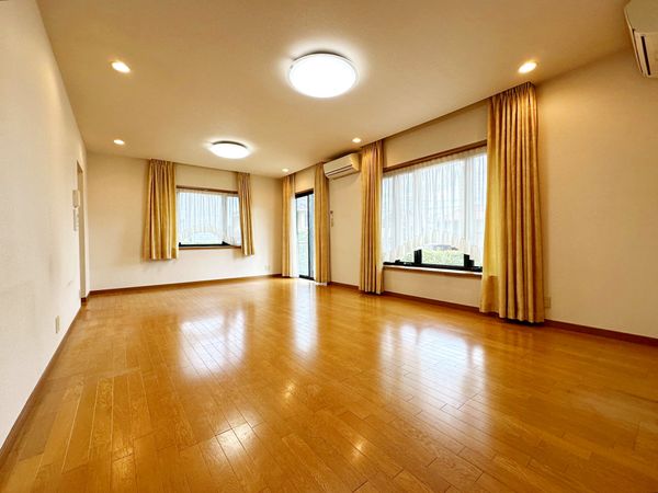 宝塚市武庫山2丁目【戸建】 リビング 宝塚市武庫山2丁目【戸建】 リビング
