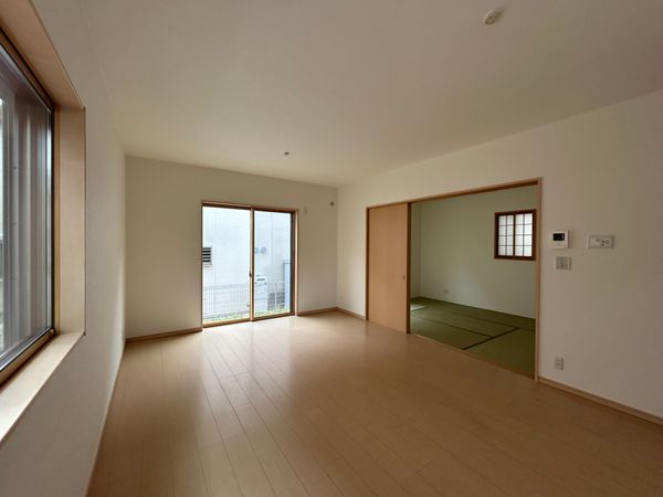 宝塚市売布自由ガ丘【戸建】 リビング 宝塚市売布自由ガ丘【戸建】 リビング