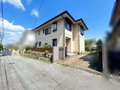 宝塚市光ガ丘一丁目【戸建】 前面道路含む外観