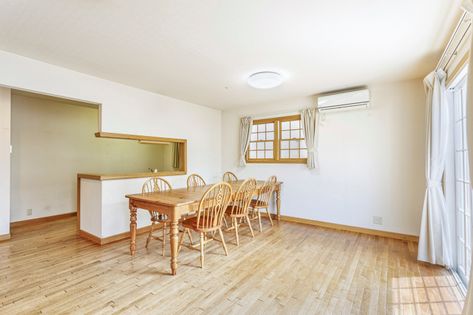 宝塚市逆瀬台2丁目【戸建】 リビング