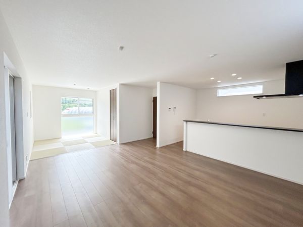 宝塚市安倉北1丁目 3号棟 新築戸建 リビング 宝塚市安倉北1丁目 3号棟 新築戸建 リビング