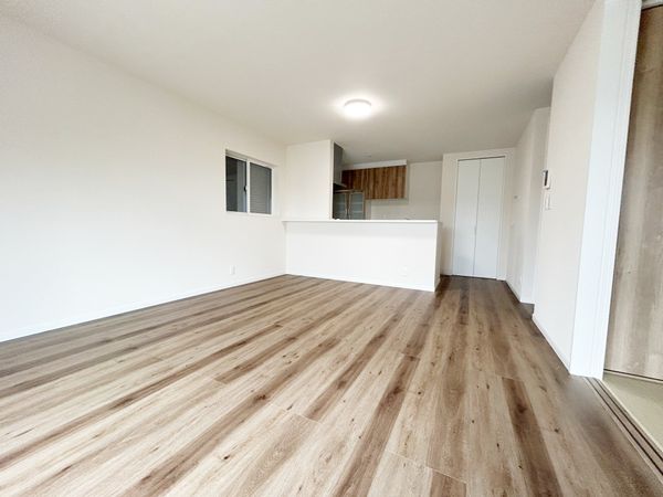 宝塚市月見山2丁目 戸建 リビング 宝塚市月見山2丁目 戸建 リビング