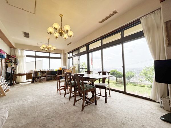 宝塚市山本台一丁目【戸建】 リビング