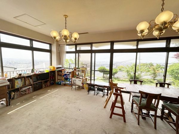 宝塚市山本台一丁目【戸建】 リビング