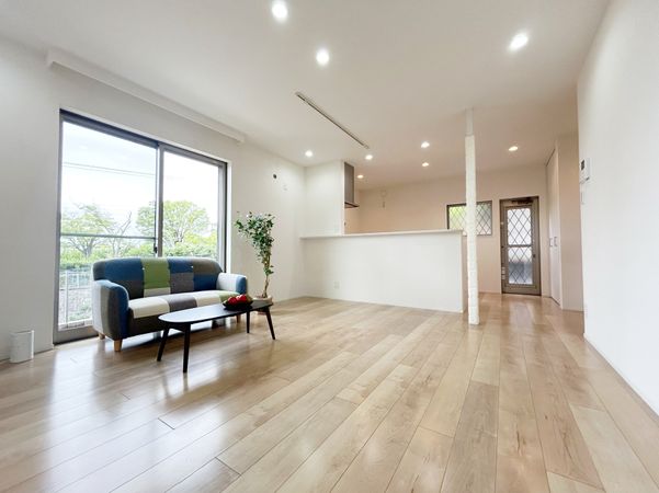 宝塚市逆瀬台6丁目【戸建】 リビング 宝塚市逆瀬台6丁目【戸建】 リビング