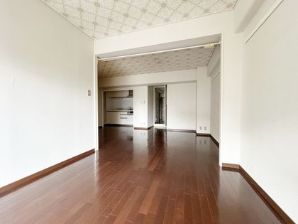 サンハイツ宝塚五月台 A棟 リビング