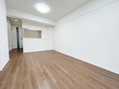 ラヴェニール宝塚中山台ドゥジェーム リビング