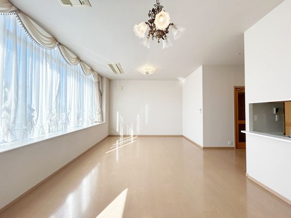 ジオタワー宝塚 EAST リビング リビング