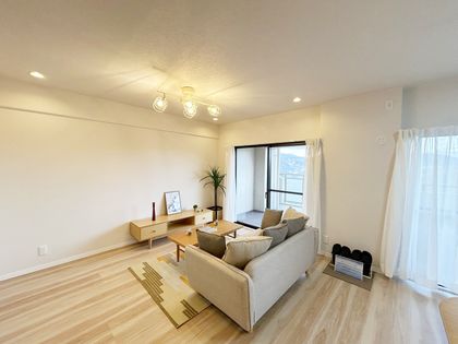 ラ・ビスタ宝塚 ウエストウイング・オクシア リビング