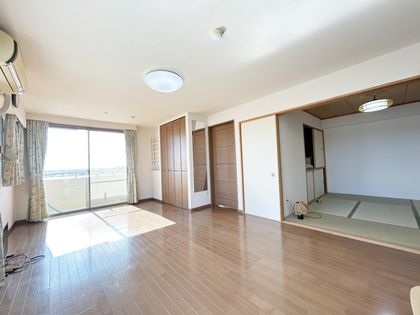 ディークラディア宝塚仁川 リビング