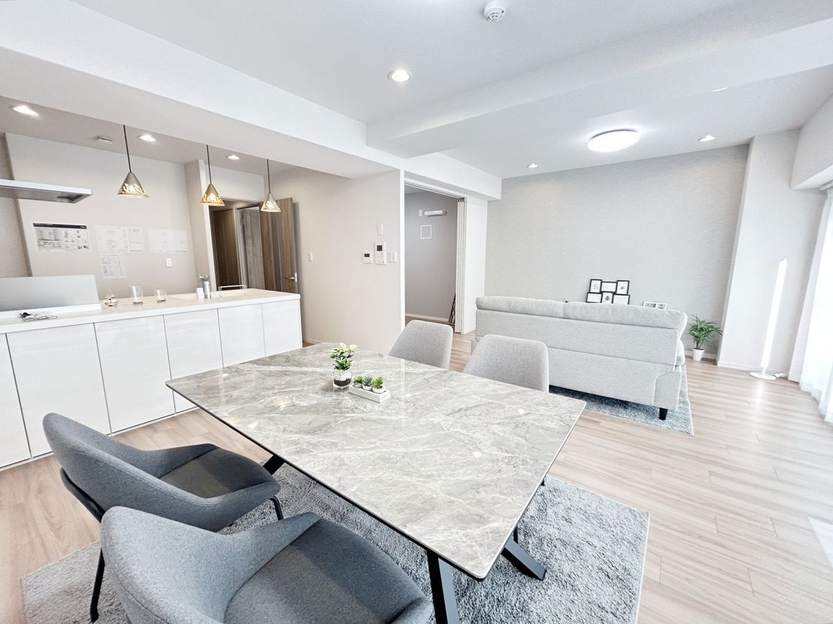 阪急逆瀬台アヴェルデ 4番館 リビング リビング