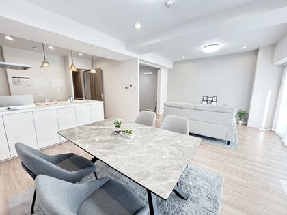 阪急逆瀬台アヴェルデ 4番館 リビング