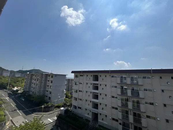 南東側バルコニーから南東側を望む