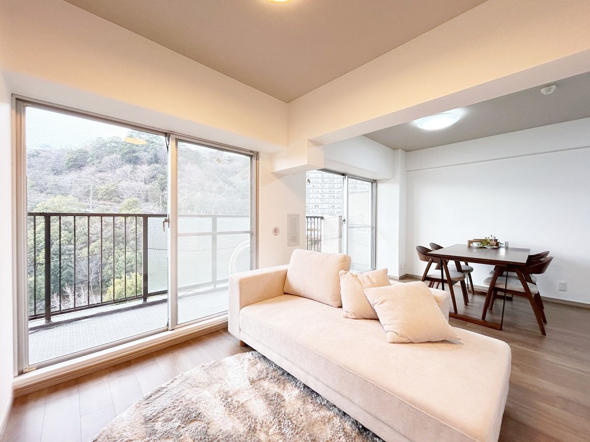 ジャルダン宝塚中山台弐番館 A棟 リビング リビング